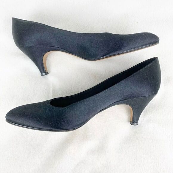 Vintage Yves Saint Laurent Heels Black Satin 6.5 Classic Kitten Pump YSL - Picture 4 of 8